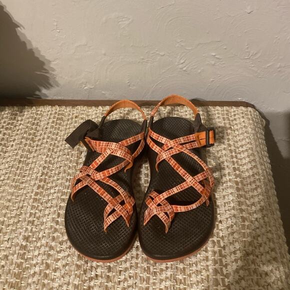 Chaco Sandals Pinkish Orange Color Adjustable Strap Women's 7 - Picture 2 of 6